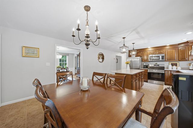 22 Hazelnut Lane, Londonderry, NH 03053