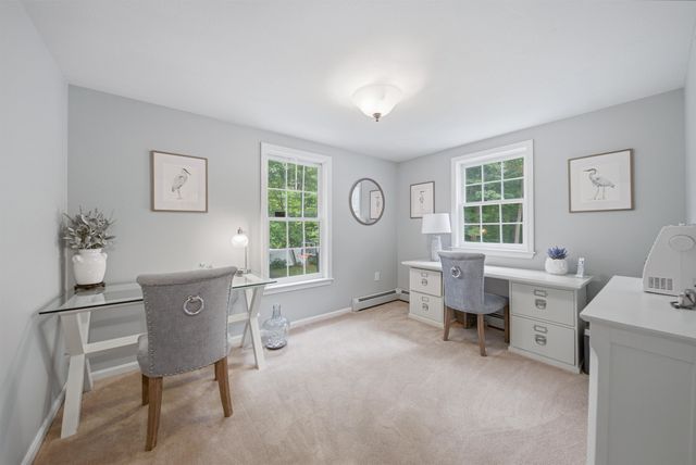 22 Hazelnut Lane, Londonderry, NH 03053