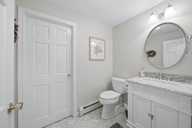 22 Hazelnut Lane, Londonderry, NH 03053