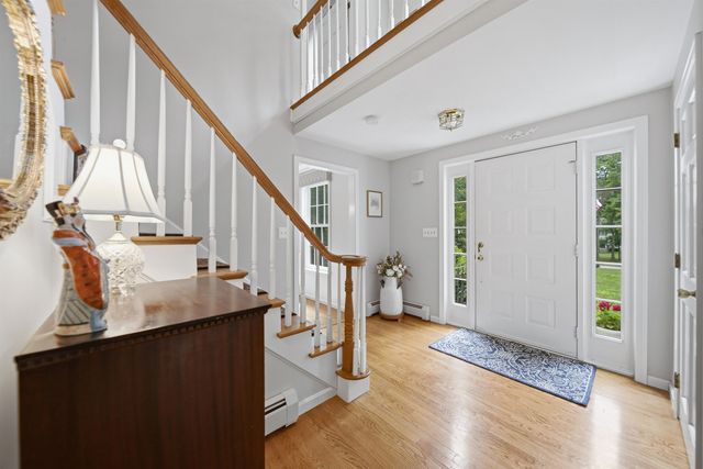 22 Hazelnut Lane, Londonderry, NH 03053