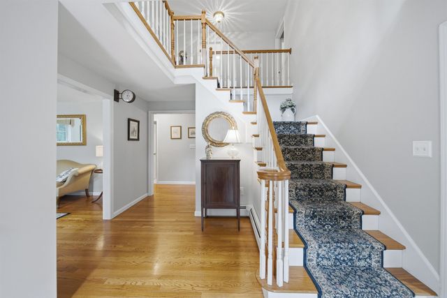 22 Hazelnut Lane, Londonderry, NH 03053