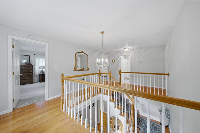 22 Hazelnut Lane, Londonderry, NH 03053