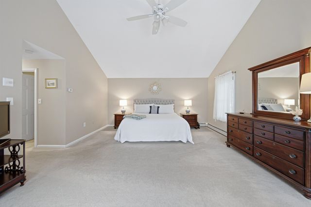 22 Hazelnut Lane, Londonderry, NH 03053
