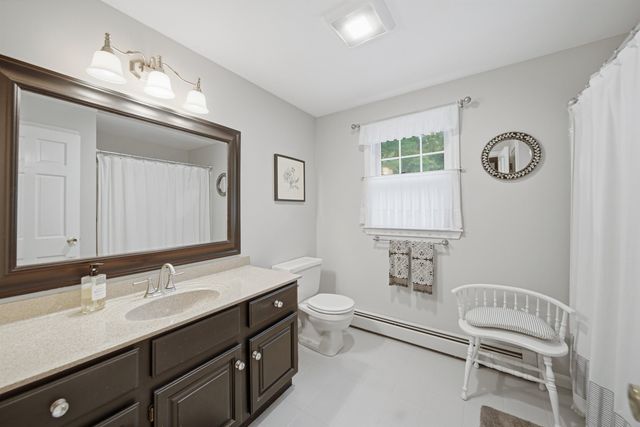 22 Hazelnut Lane, Londonderry, NH 03053