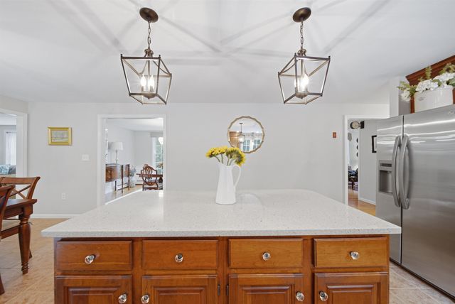 22 Hazelnut Lane, Londonderry, NH 03053