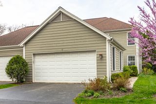 12 Sommerset Lane, Lincolnshire, IL 60069