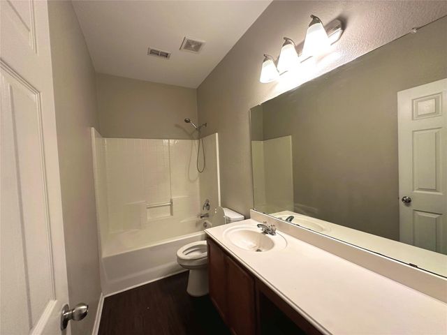 1726 Duck Cove Drive, Aubrey, TX 76227