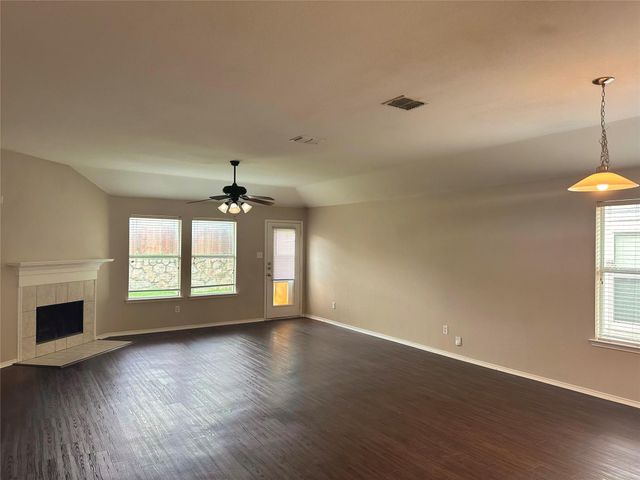 1726 Duck Cove Drive, Aubrey, TX 76227