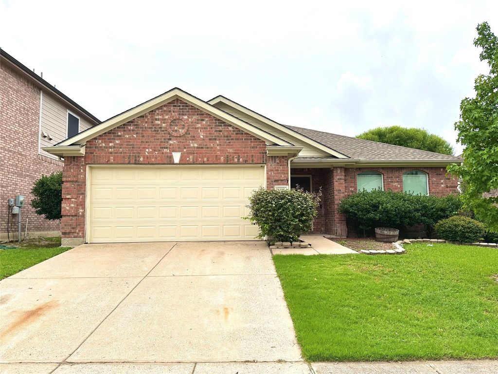 1726 Duck Cove Drive, Aubrey, TX 76227