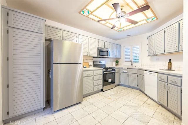 72 Vassar Aisle 185, Irvine, CA 92612