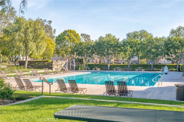 72 Vassar Aisle 185, Irvine, CA 92612