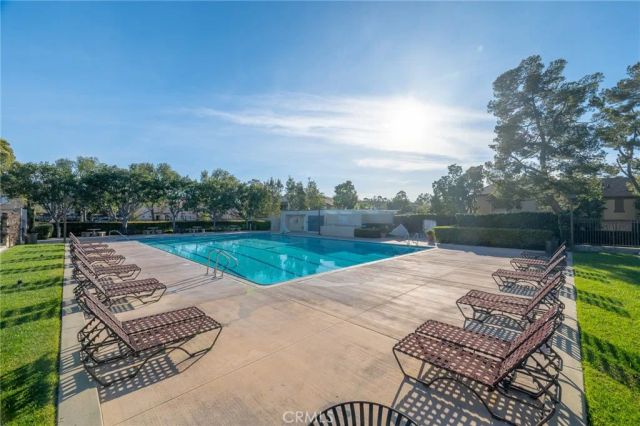 72 Vassar Aisle 185, Irvine, CA 92612