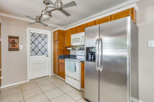 450 Nathan Street, Burleson, TX 76028