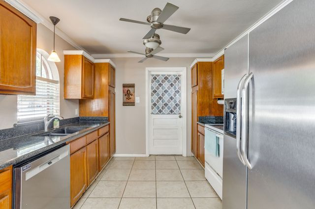 450 Nathan Street, Burleson, TX 76028