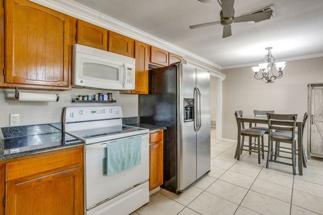 450 Nathan Street, Burleson, TX 76028