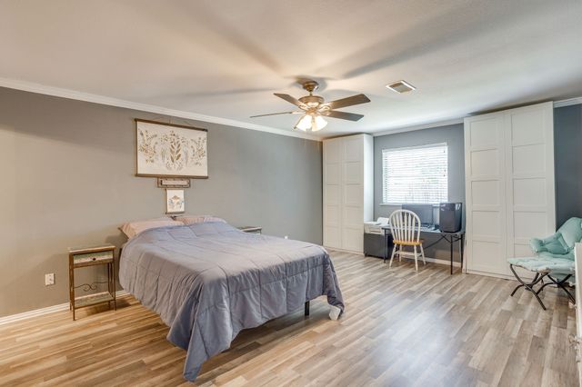 450 Nathan Street, Burleson, TX 76028