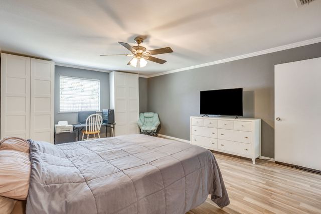 450 Nathan Street, Burleson, TX 76028