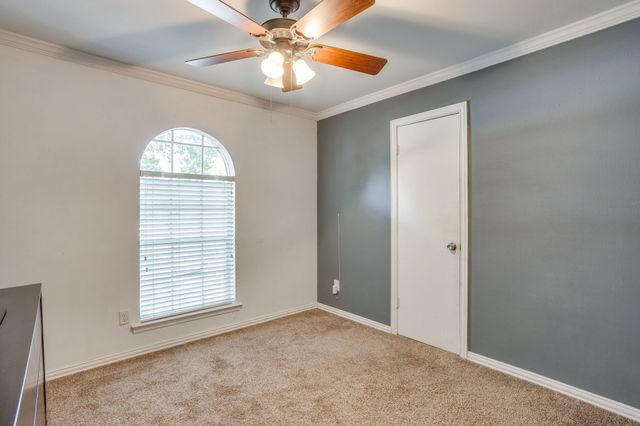 450 Nathan Street, Burleson, TX 76028