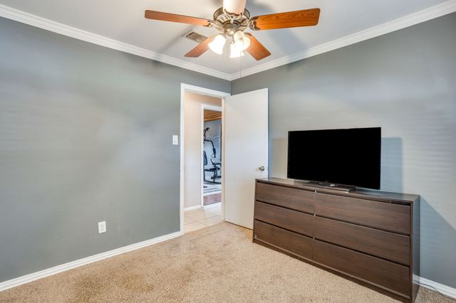 450 Nathan Street, Burleson, TX 76028