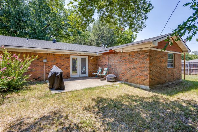 450 Nathan Street, Burleson, TX 76028