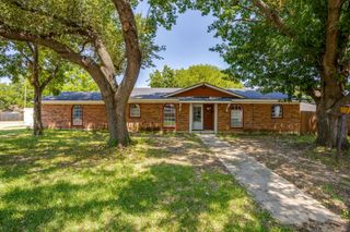 450 Nathan Street, Burleson, TX 76028