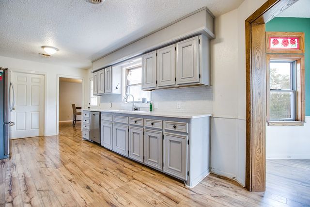 206 Willow Pond Street, Ballinger, TX 76821