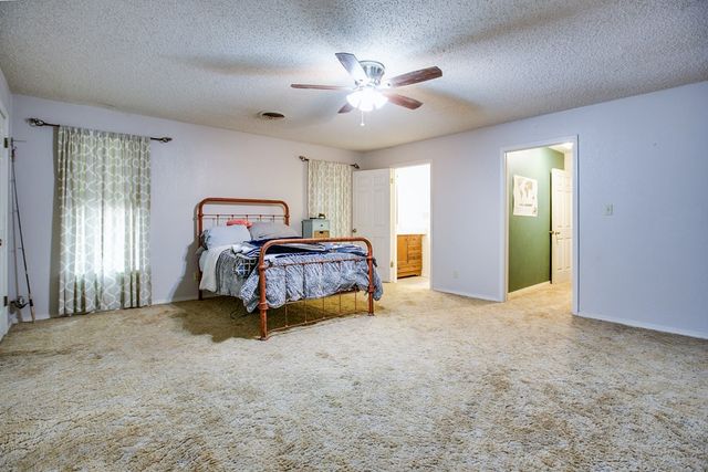 206 Willow Pond Street, Ballinger, TX 76821