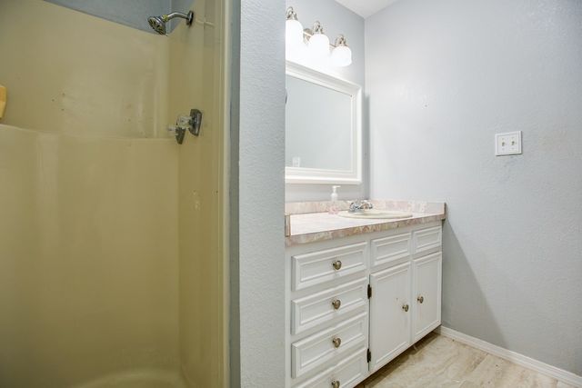 206 Willow Pond Street, Ballinger, TX 76821