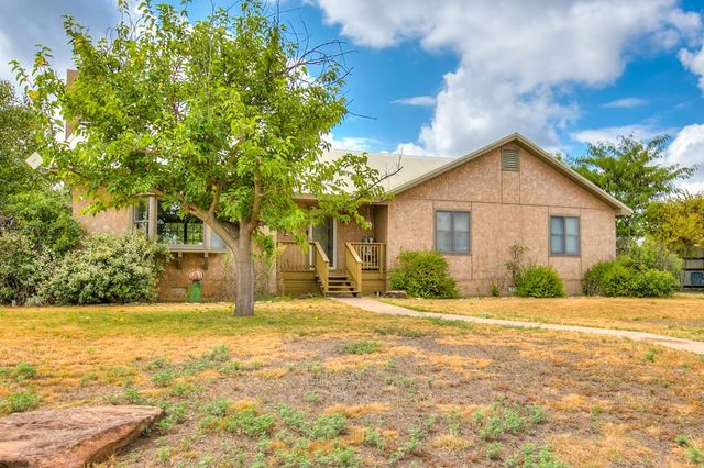 206 Willow Pond Street, Ballinger, TX 76821