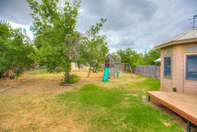 206 Willow Pond Street, Ballinger, TX 76821