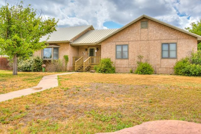 206 Willow Pond Street, Ballinger, TX 76821