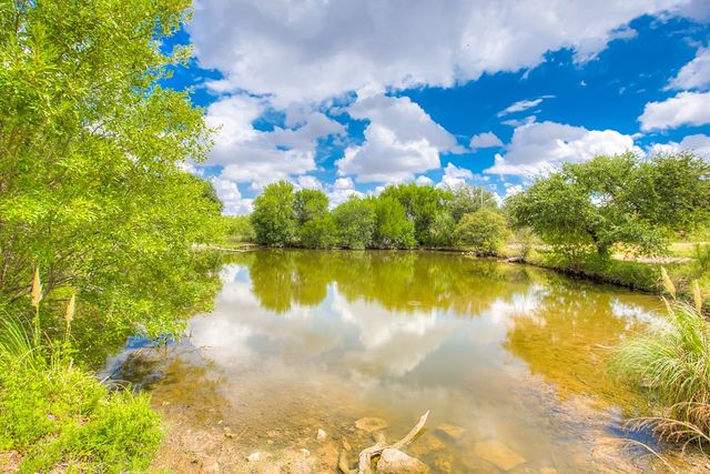 206 Willow Pond Street, Ballinger, TX 76821