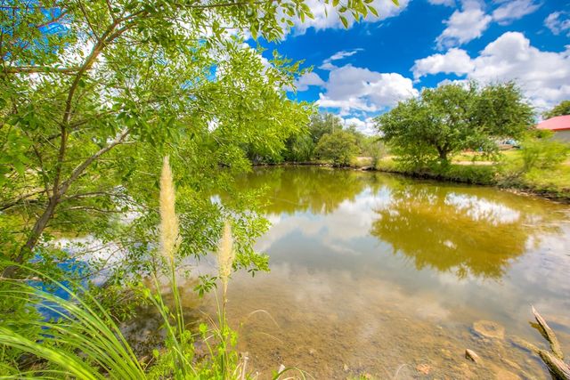 206 Willow Pond Street, Ballinger, TX 76821