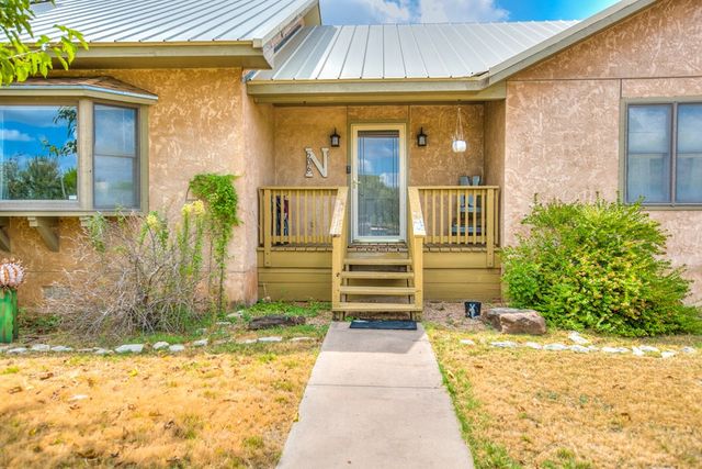 206 Willow Pond Street, Ballinger, TX 76821