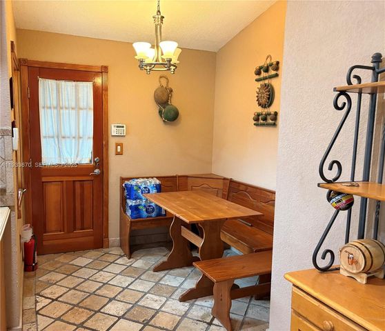 5811 NW 201st Ln, Hialeah, FL 33015