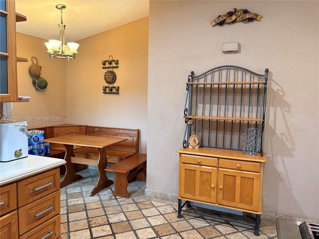 5811 NW 201st Ln, Hialeah, FL 33015