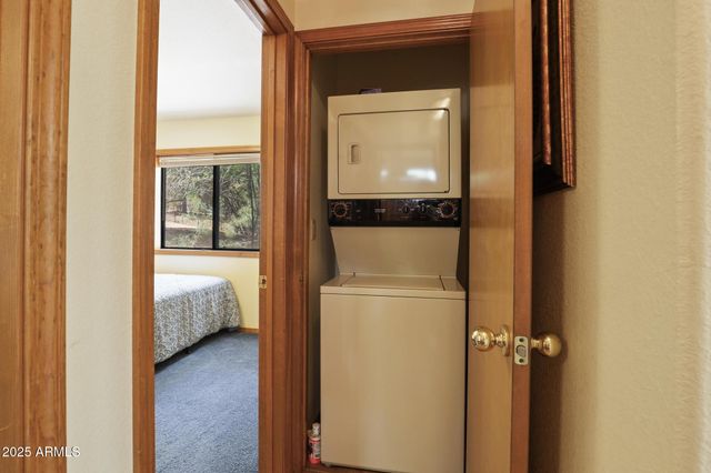 9434 W OBIER Drive, Pine, AZ 85544