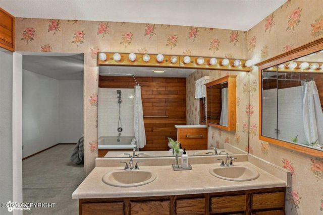 3570 Admiralty Bay Drive, Anchorage, AK 99515