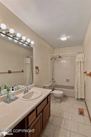 3570 Admiralty Bay Drive, Anchorage, AK 99515