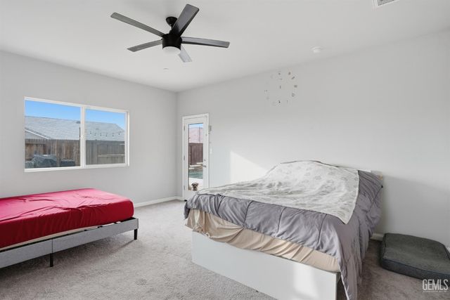 7327 Bucking Bronco Court, Bakersfield, CA 93311