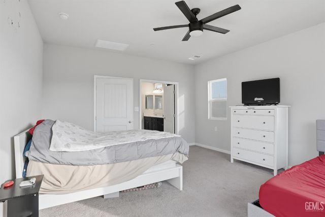 7327 Bucking Bronco Court, Bakersfield, CA 93311