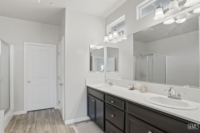 7327 Bucking Bronco Court, Bakersfield, CA 93311