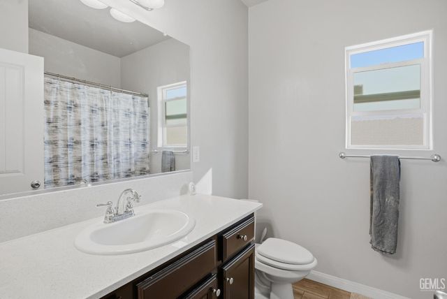 7327 Bucking Bronco Court, Bakersfield, CA 93311