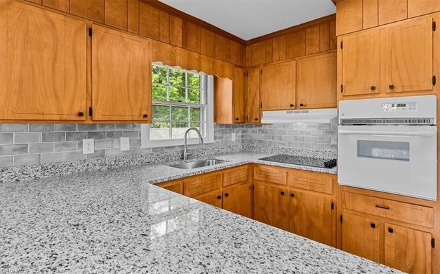 2101 Carpenter Street, Greensboro, NC 27403