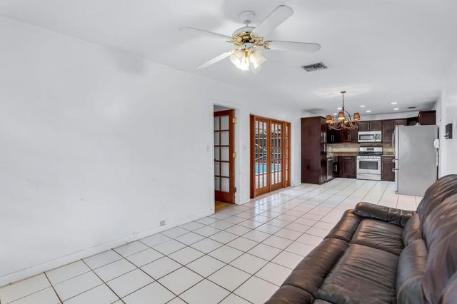 4250 NW 107th Ave, Coral Springs, FL 33065