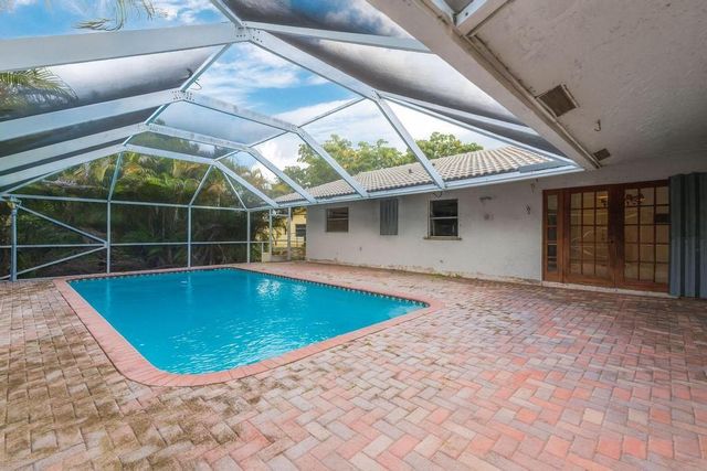 4250 NW 107th Ave, Coral Springs, FL 33065