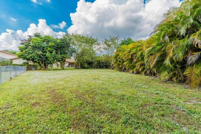 4250 NW 107th Ave, Coral Springs, FL 33065