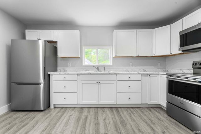1046 Lawndale Avenue, South Bend, IN 46628