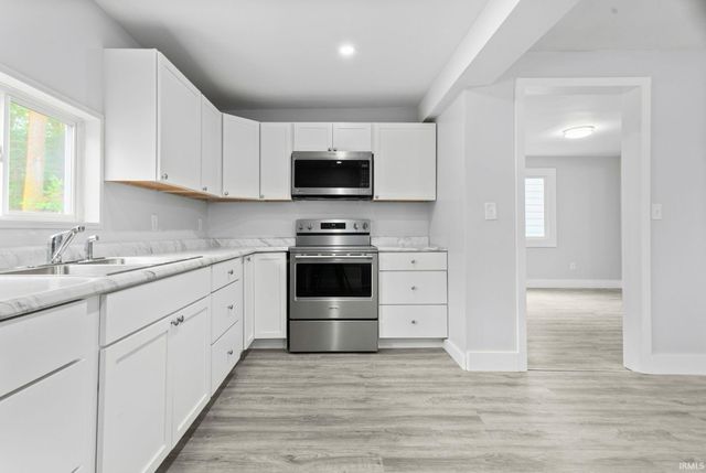 1046 Lawndale Avenue, South Bend, IN 46628