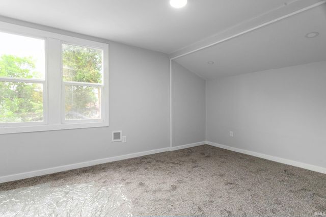 1046 Lawndale Avenue, South Bend, IN 46628